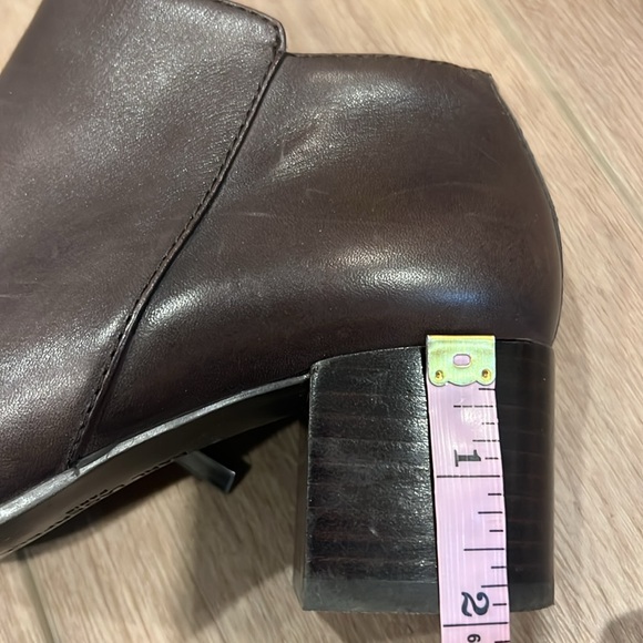 Karl Lagerfeld Brown Ankle Boots with Elastic Panel, Pointed Toe, Zippers - Picture 10 of 14